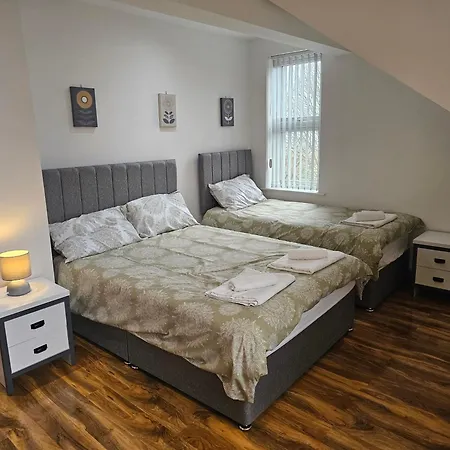Spacious 3-bedroom House Near Centre By Homebird Management Short Lets & Serviced With En-suite Bathrooms & Free Parking Σπίτι διακοπών Λιντς